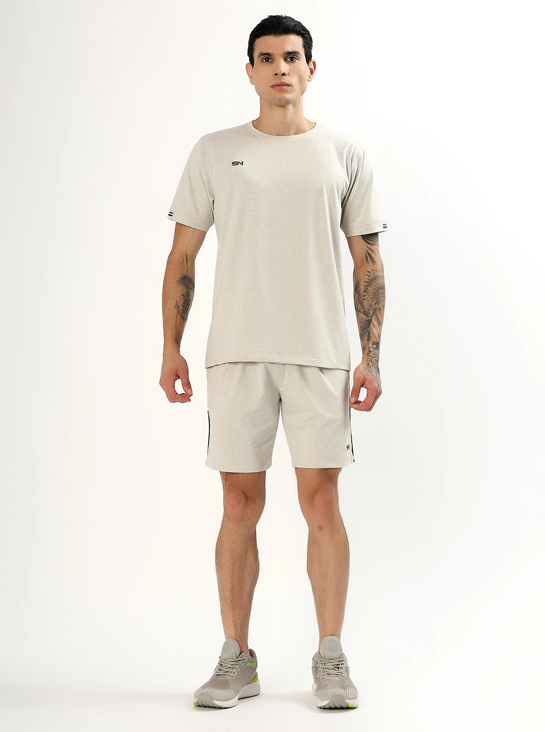 Beige/White